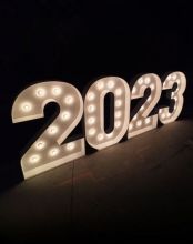 Новогодние светящиеся цифры 2023